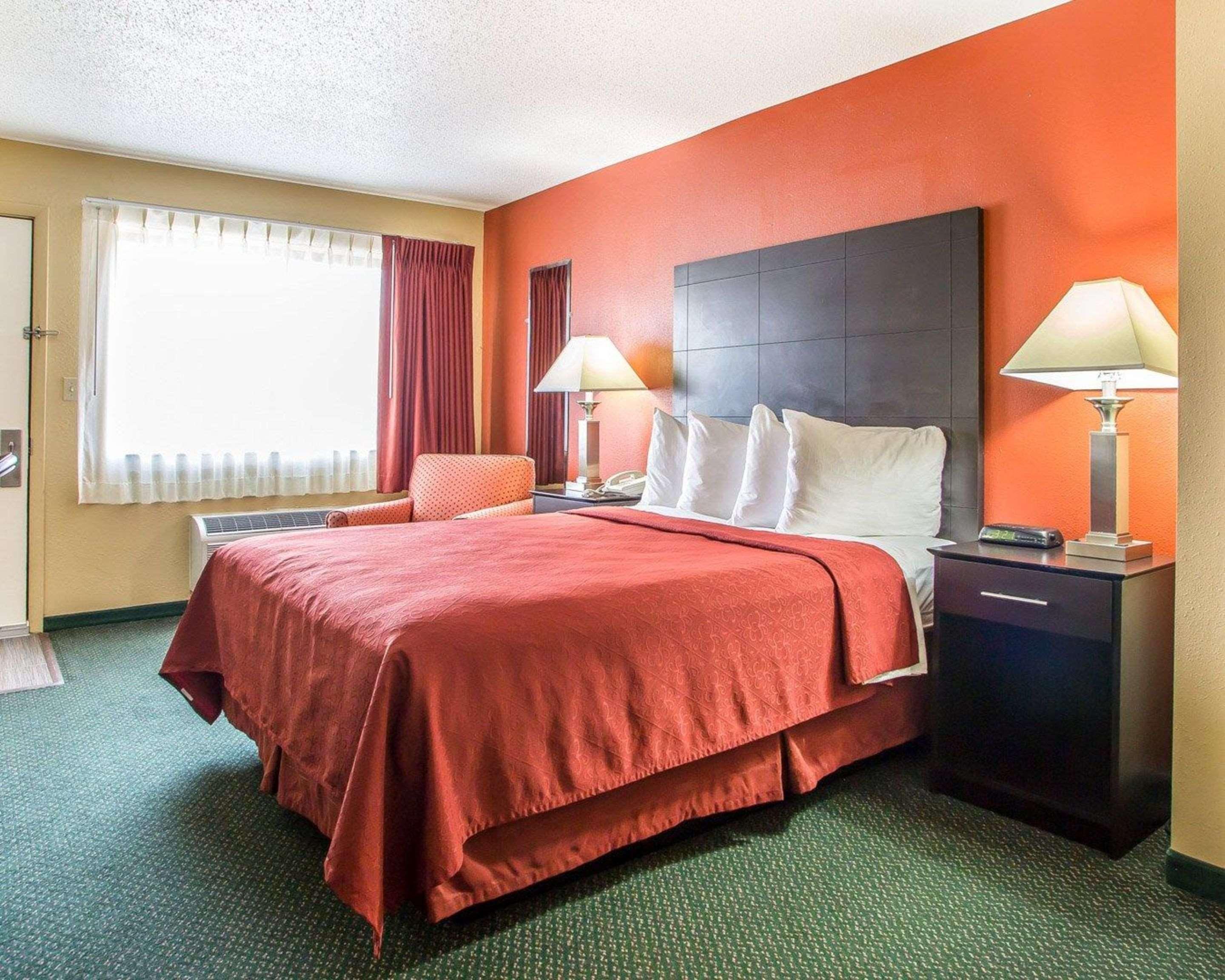 Quality Inn Morton At I-74 Exterior photo