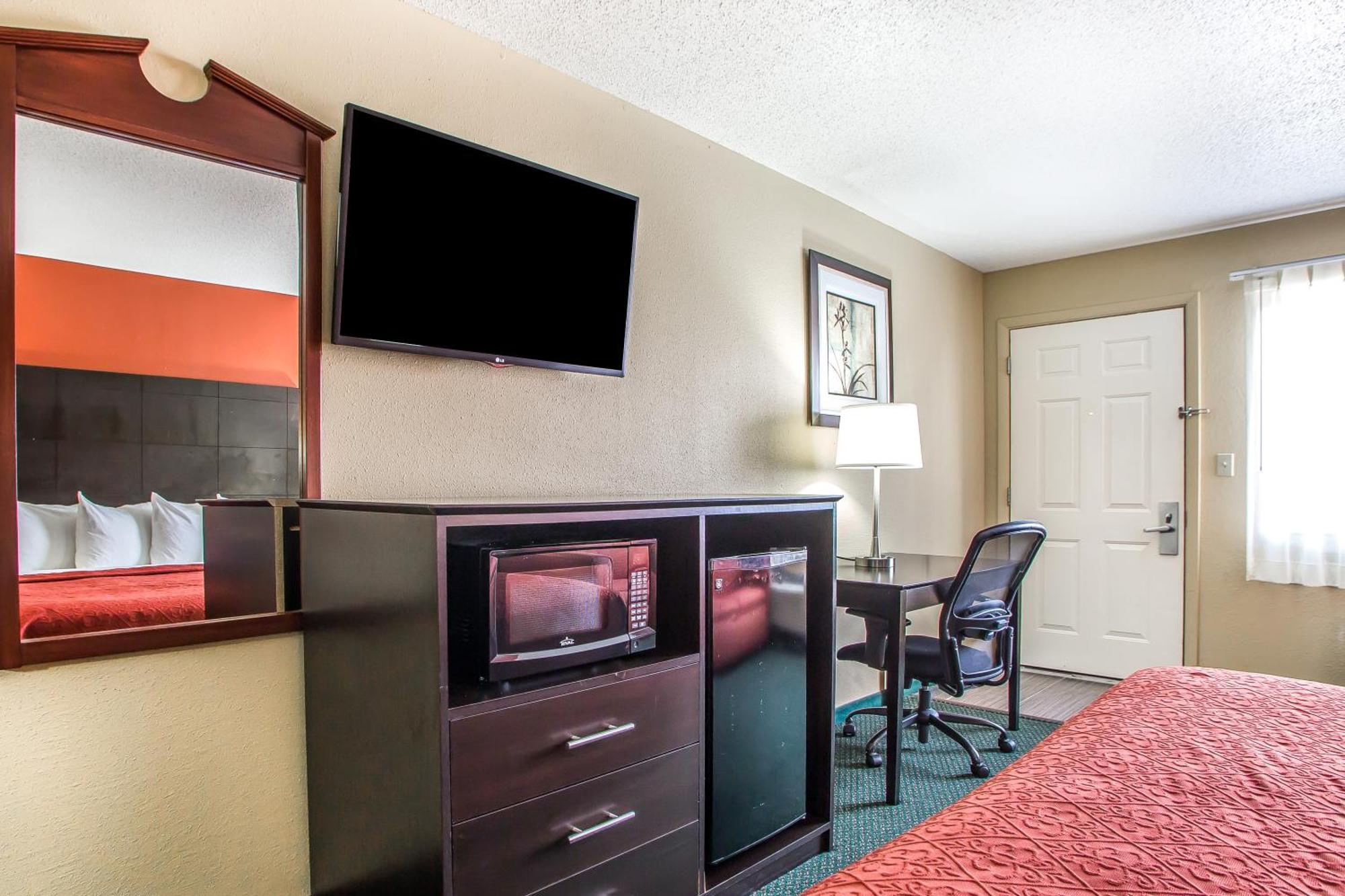 Quality Inn Morton At I-74 Room photo